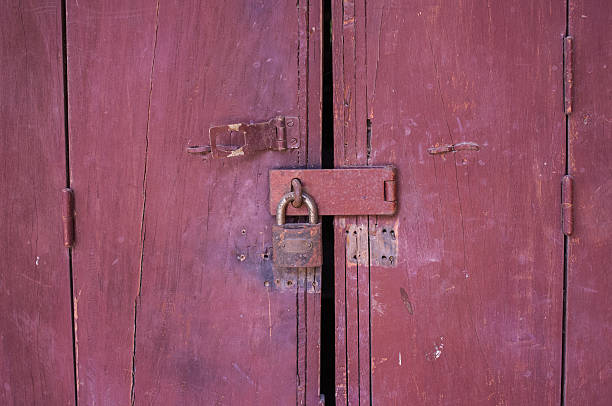 istock Vintage door 472674260