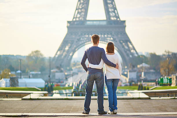 istock Beautiful romantic couple in Paris 472687046