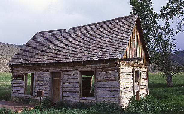 istock Historic Old Abandoned Log Cabin Sevier Valley near Junction Utah 472693486