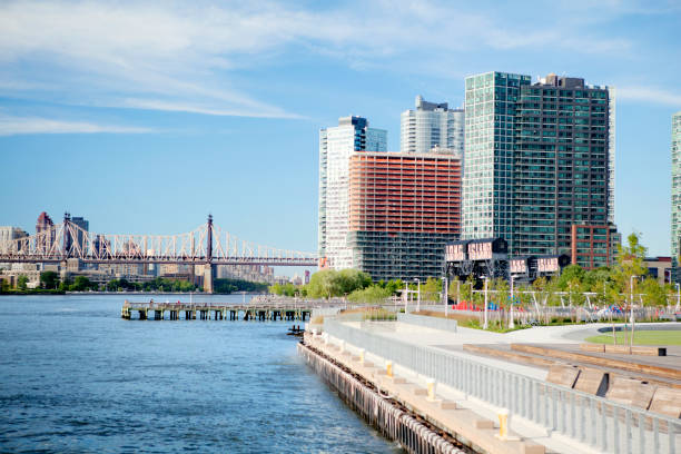 istock Long Island City Queens New York 472696778