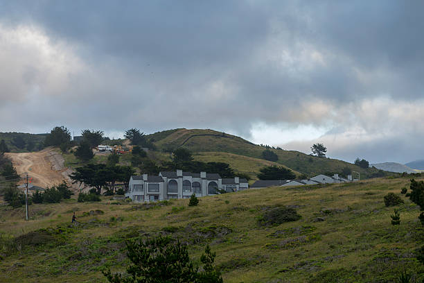 istock Mountains near Famous Highway and San Francisco 472698480