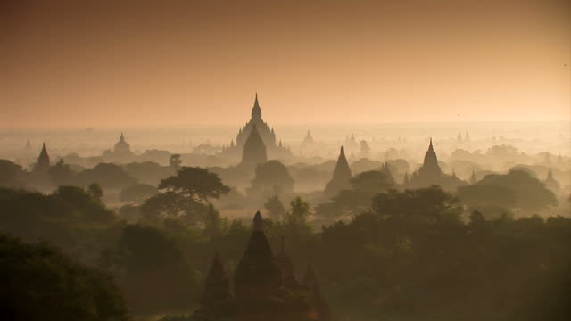 Temples - Bagan_Schwenk