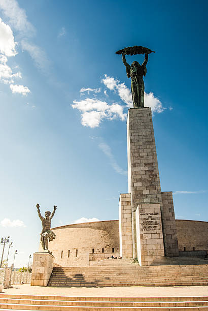 istock Libert Statue on Gellert Hill 472719666