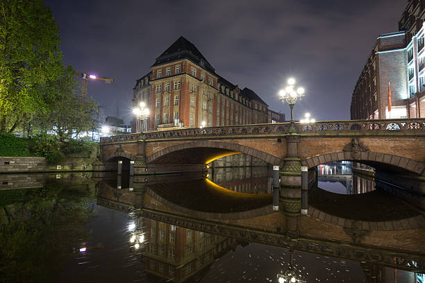 istock alsterfleet hamburg germany at night 472785608