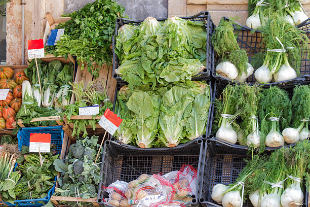 istock The tipycal vegetable market 472791464