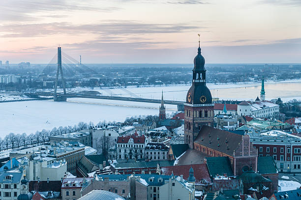 istock Winter Old town of Riga after sunset 472795450
