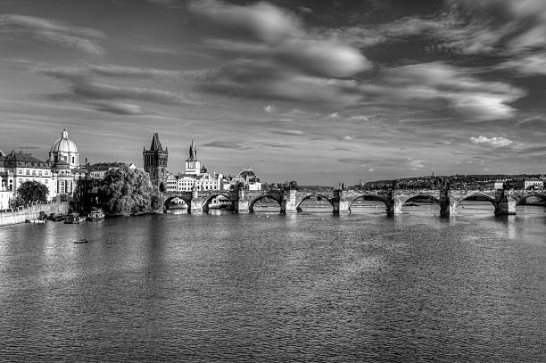 estate panorama di praga, repubblica ceca - ghotic foto e immagini stock