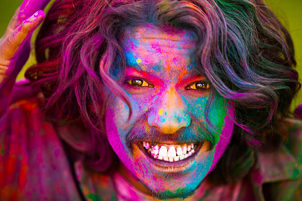 istock Crazy about the Holi festival 472801392