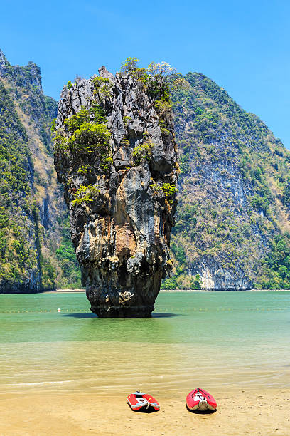 phang nga bay, thailandia - phuket province thailand tourist asia foto e immagini stock