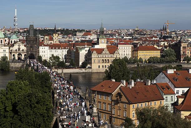 estate panorama di praga, repubblica ceca - ghotic foto e immagini stock