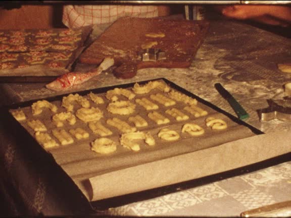 Christmas cookies (vintage 8mm film)