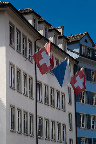 istock Swiss Flag on a bbuilding in Zurich 472840332
