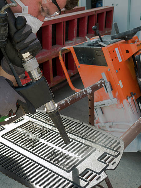 la pulizia mediante abrasione con ghiaccio secco - ghiaccio secco immagine foto e immagini stock