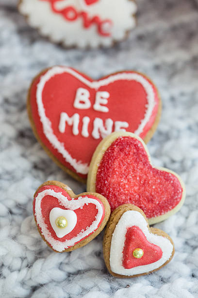 istock Valentine cookies 472889750