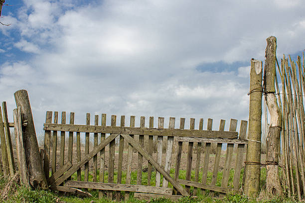 istock old wooden fence 472896874