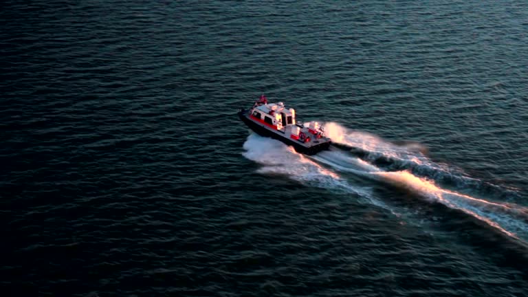 River pilot races down the Mississippi