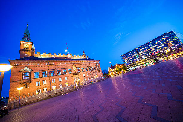 istock Copenhagen city hall by night 472933528