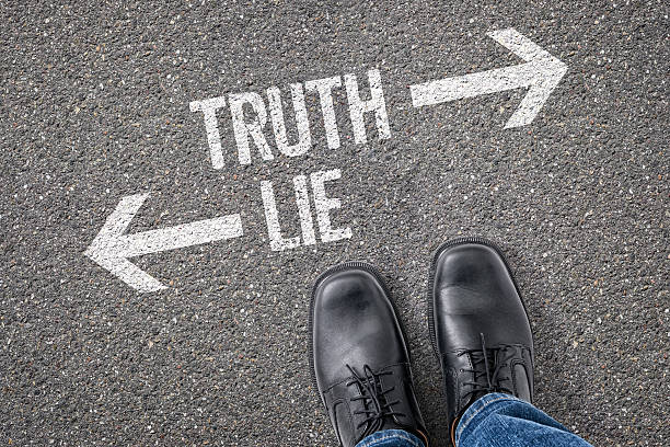 istock Decision at a crossroad - Truth or Lie 472944866