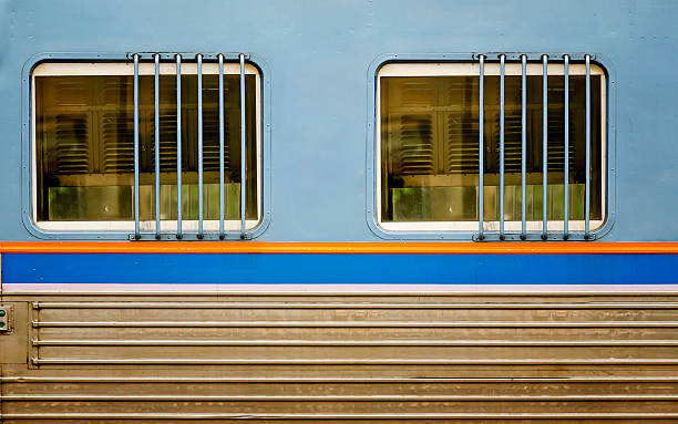 tren de windows - humphrey bogart fotografías e imágenes de stock