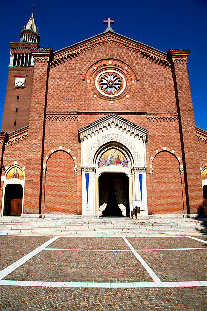 istock lombardy    in  the castellanza    old     sidewalk italy 473013524