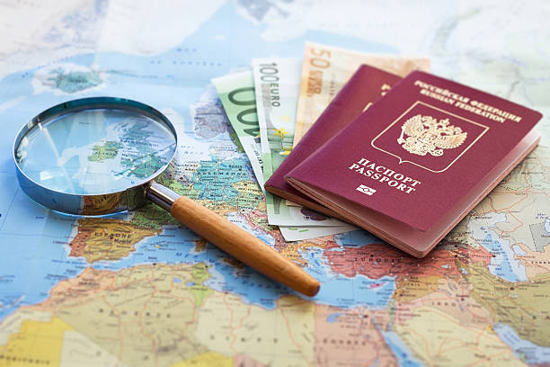 istock searching for cheap travel 473054564