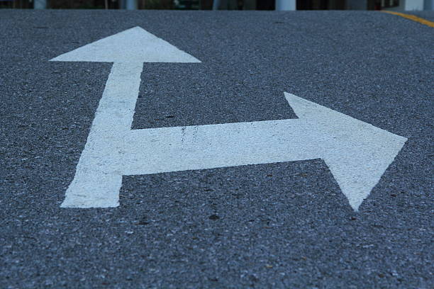 istock arrow go to the way 473081350