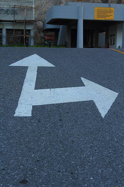 istock arrow go to the way 473081356