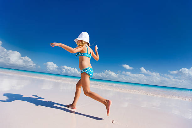 istock Little girl on vacation 473153452
