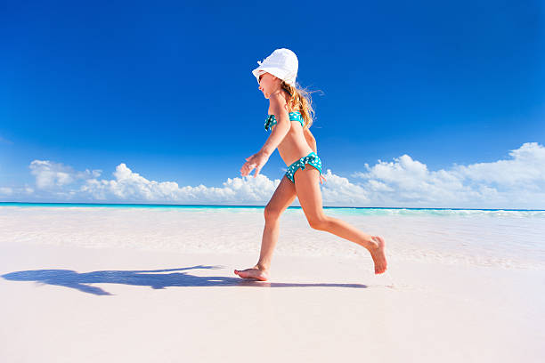 istock Little girl on vacation 473153454