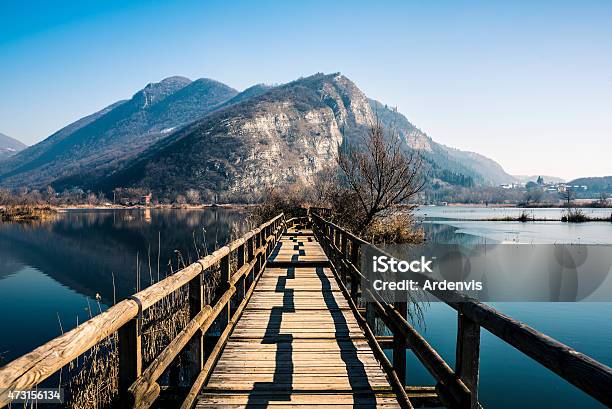 Torbiere Del Sebino Ponte Di Legno Sul Lago - Fotografie stock e altre immagini di Brescia - Brescia, Lago d'Iseo, 2015