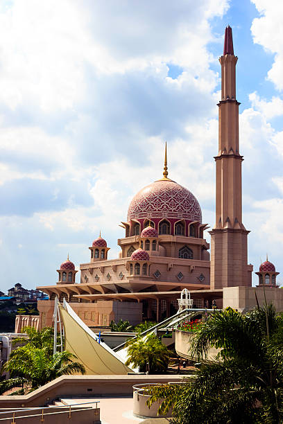 istock Putra Mosque in Putrajaya 473204894