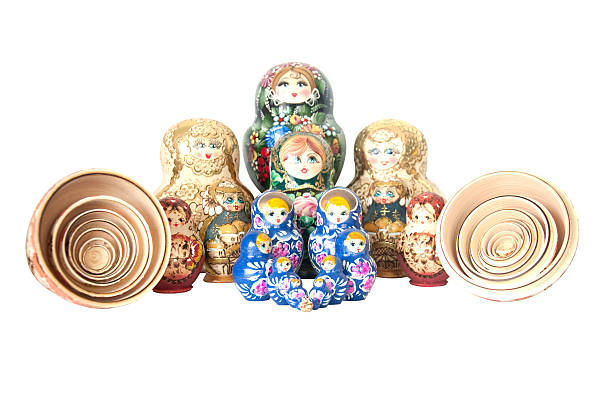 souvenir-matryoshka nacional russo - russian nesting doll skill doll russia - fotografias e filmes do acervo