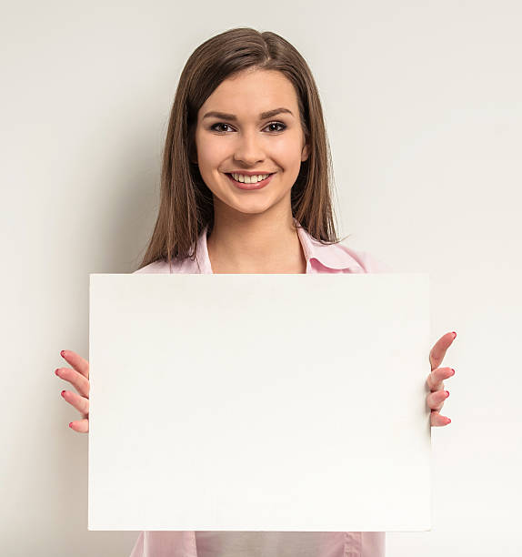 istock Beautiful girl 473259518