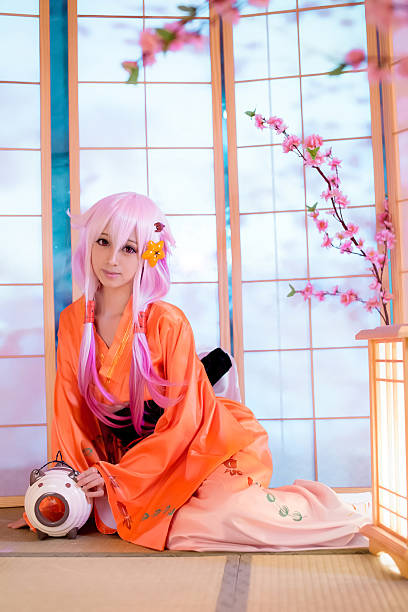 chica asiática cosplay sakura washitsu - chica kimono del anime fotografías e imágenes de stock