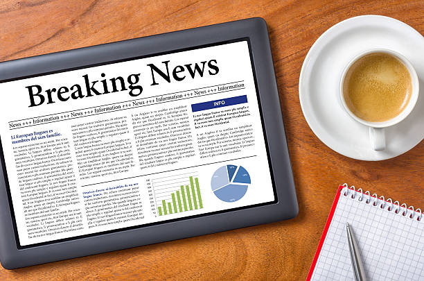 istock Tablet on a desk - Breaking News 473290518