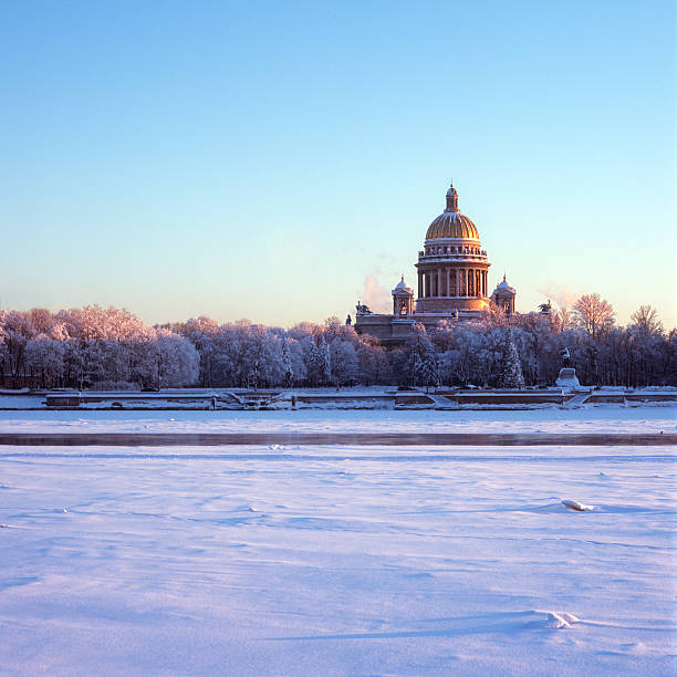 istock Saint Isaac's Cathedral Neva River Embankment View 473308016