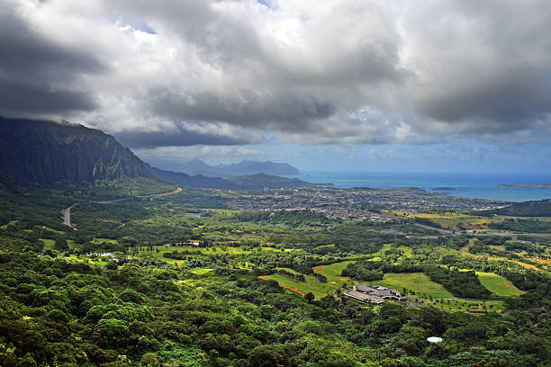 istock Nuuanu Pali State Park, O'ahu, Hawaii 473309602