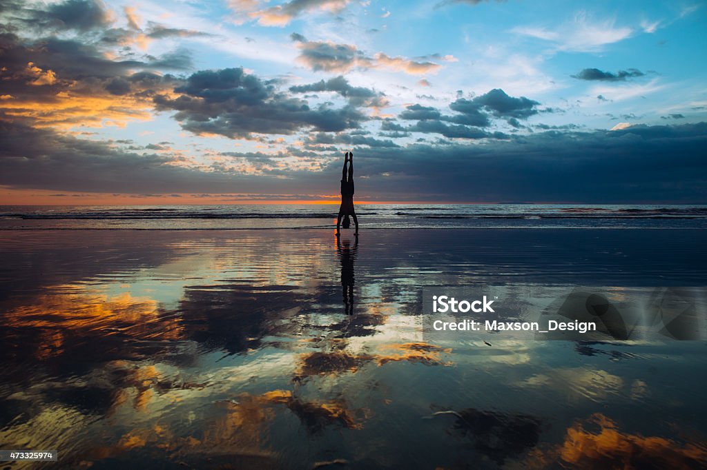 Sunset Beach-Handstand - Lizenzfrei Aerobic Stock-Foto