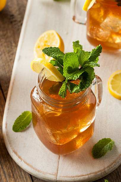 istock Homemade Iced Tea and Lemonade 473340794