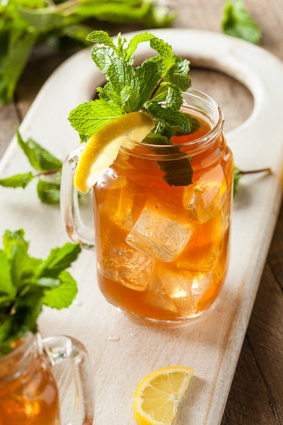 istock Homemade Iced Tea and Lemonade 473340802