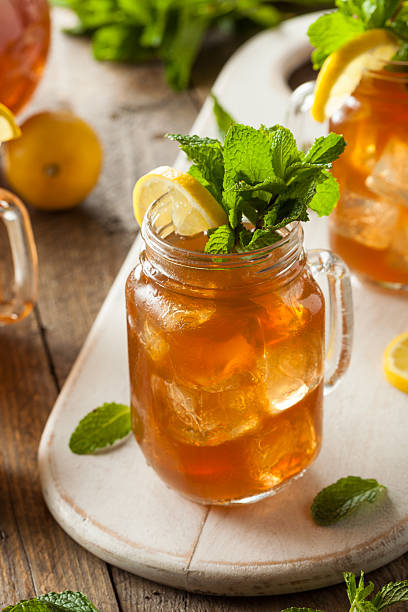 istock Homemade Iced Tea and Lemonade 473340806