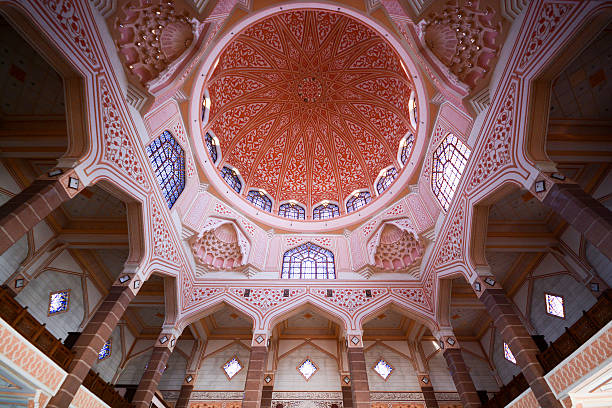 istock Inside the Putra Mosque, Putrajaya 473367336