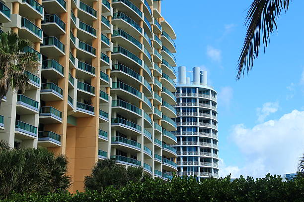 istock Miami Beach - Ocean Drive - The village 473420950