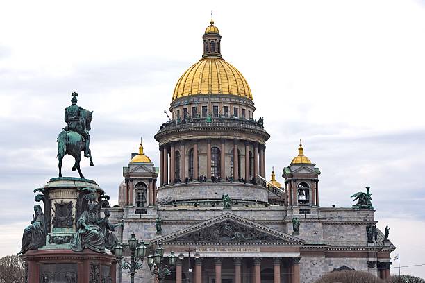 istock Saint Isaac's Cathedral and the Monument to Emperor Nicholas I 473441006