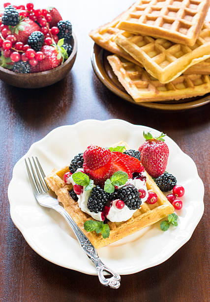 sweet gaufres - waffle waffled belgian waffle food photos et images de collection