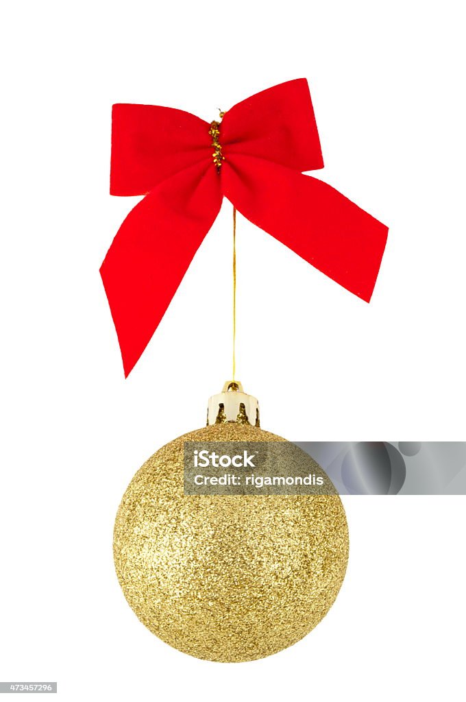 Foto de Laço Vermelho E Dourado Bola De Natal e mais fotos de stock de 2015  - 2015, Bola de Árvore de Natal, Decoração - iStock