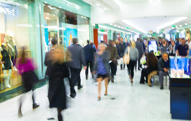 ludzie biznesu blur. - rush hour commuter crowd defocused zdjęcia i obrazy z banku zdjęć