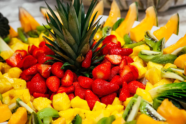 dessert de fruits composition avec plat - Photo