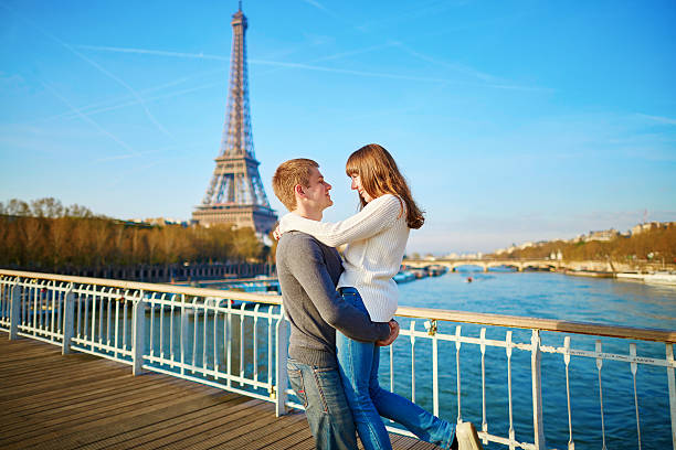 istock Young romantic couple in Paris 473497024