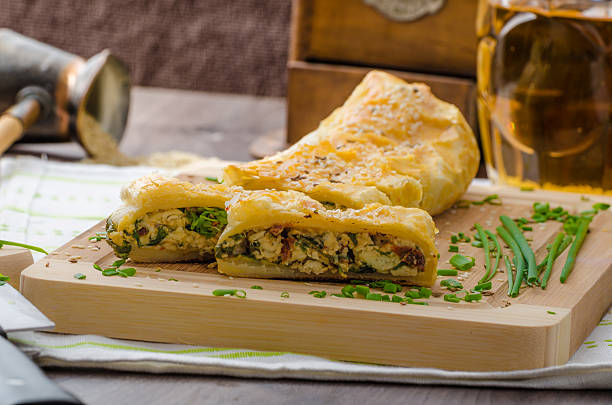 istock Strudel with spinach, blue cheese and garlic 473508264